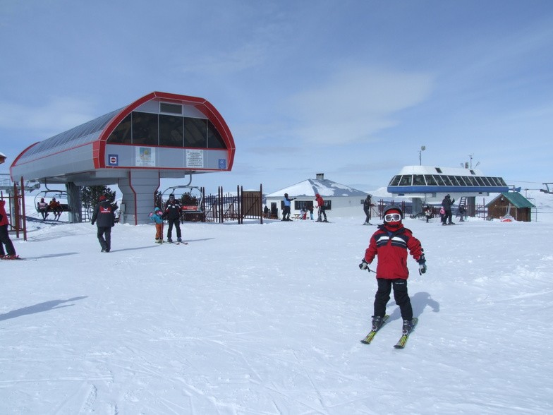 عتبر منتجع ساكليكنت (Saklıkent Ski Resort) المركز الأول والاقرب للتزلج في مدينة انطاليا حيث يقع في الجهة الغربية من مركز المدينة