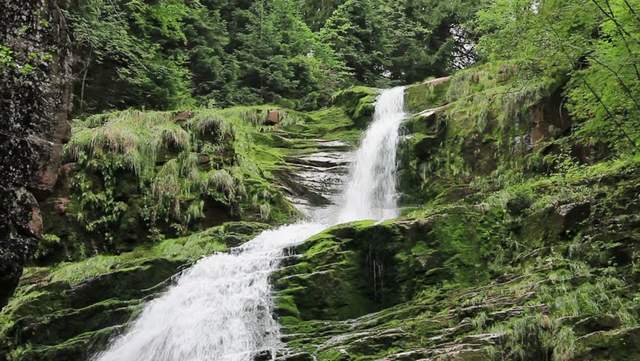 Mae Ya Waterfall