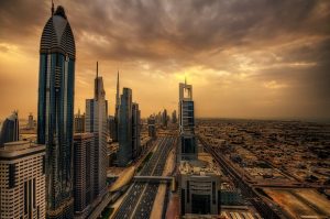 شارع الشيخ زايد من اهم المعالم السياحية في دبي الامارات