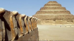 هرم سقارة من الأماكن السياحية الشهيرة بمصر