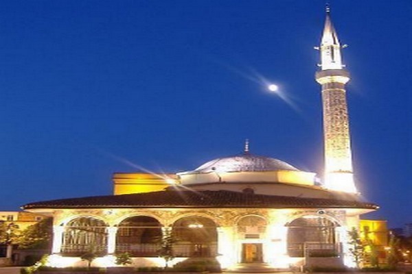 السياحة في تيرانا البانيا