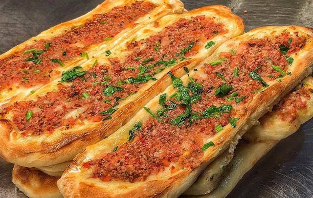 تحتوي هذه الصورة على سمة alt فارغة; اسم الملف هو Sultan-Ayoub-Istanbul-Restaurant1.jpg