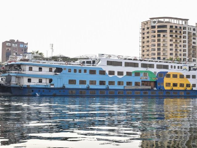 فندق الباخرة نفتيس على نهر النيل