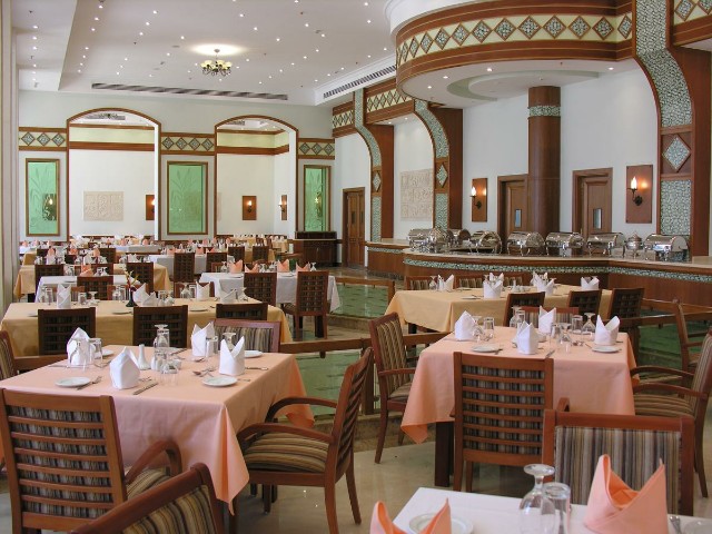 توجد مطاعم في اجمل فنادق الغردقة فندق رويال لاجونز
