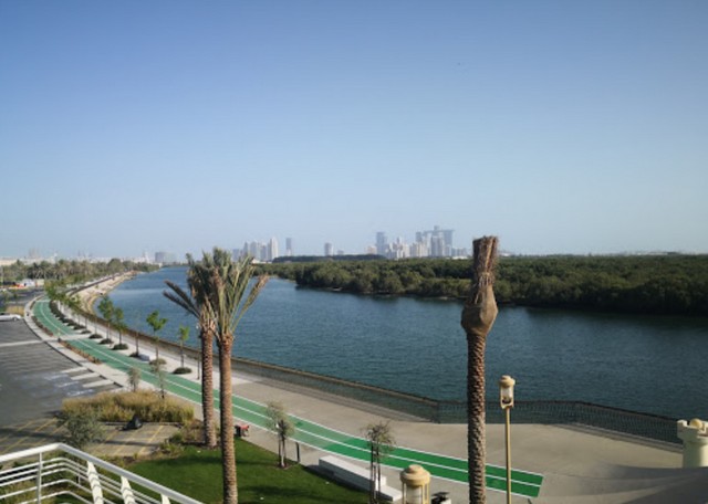 Dolphin Park Abu Dhabi