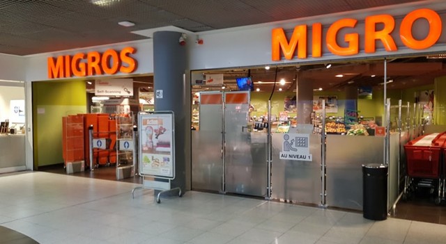 Forum Shopping Mall in Montreux - سوبر ماركت المول