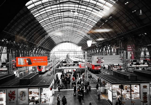 Frankfurt Hbf Shopping Station