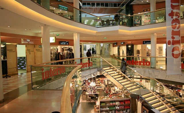 Ringstrassen Galleries Shopping Mall Vienna