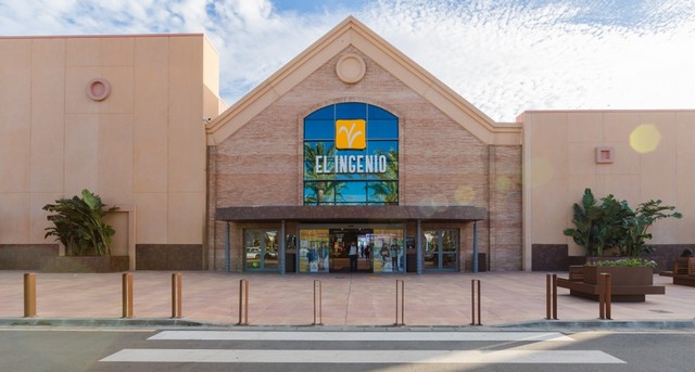 shopping malls in Malaga