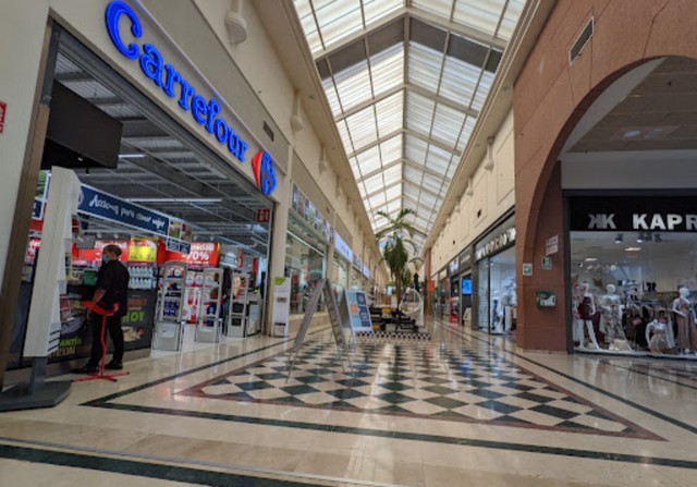 La Trocha Centro Comercial