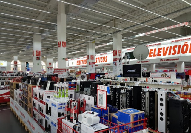 shops in Plaza Mayor Malaga - Plaza Mayor Malaga Opening Times