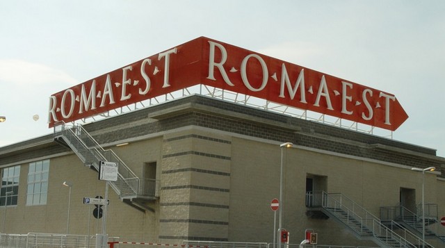 Roma Est Mall