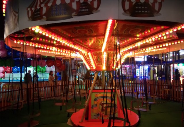 Beach Mall in Dubai