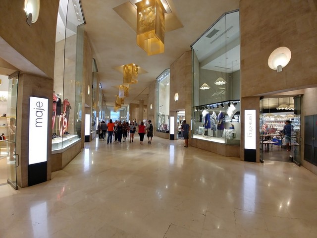 Carrousel du Louvre Mall Paris