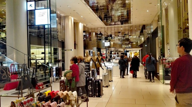 Carrousel du Louvre Mall in Paris