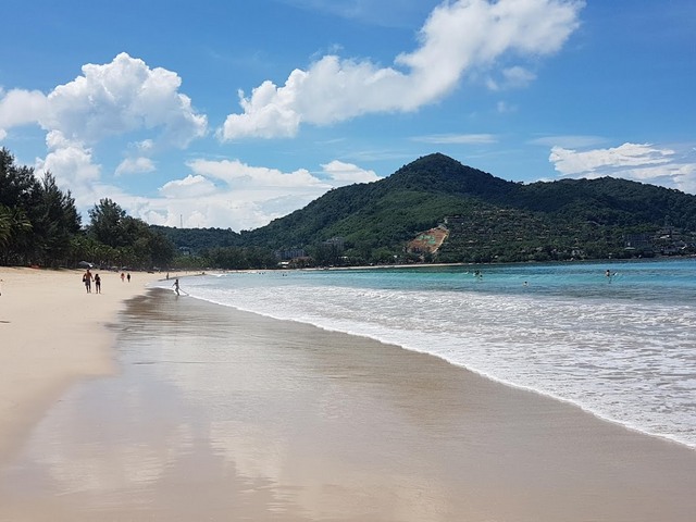 شاطئ كامالا في بوكيت - Kamala Beach