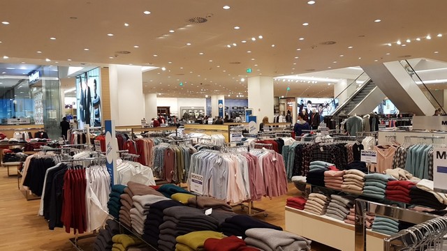 Mega Mall Bucharest stores