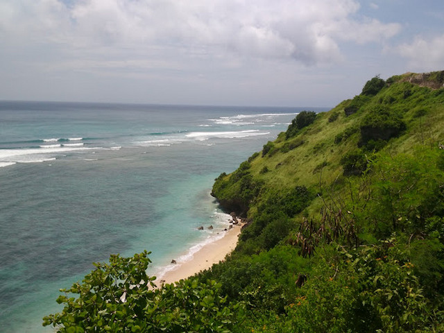 Gunung Payung Beach