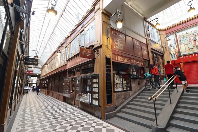 Passage Jouffroy Mall Paris