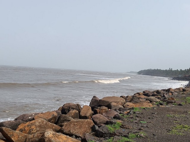 Pirwadi Beach