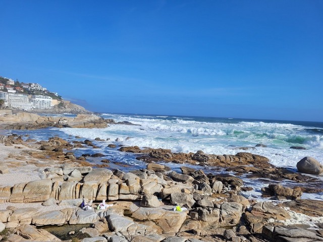 Saunders Rocks Beach