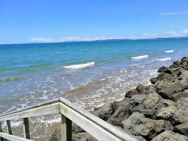 best beaches in Auckland