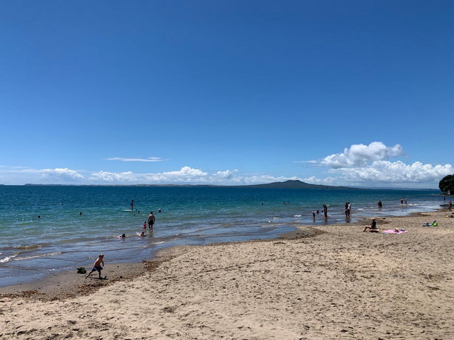 Mairangi Bay Beach