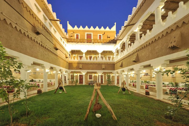 مطاعم الرياض و اهم معالم السياحة في الرياض
