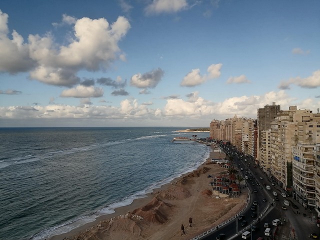 شاطئ ميامى الاسكندرية - بلاجات الاسكندرية