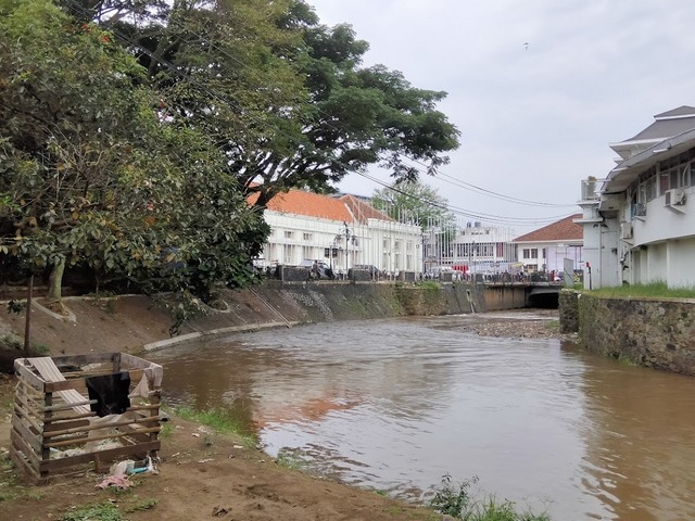 Plaza Cikapundung River Spot Park in Bandung
