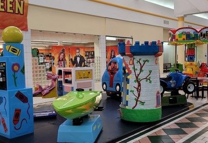 Plaza Del Sol Mall