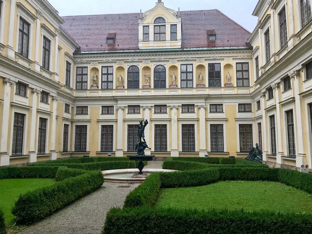 famous palaces in Munich