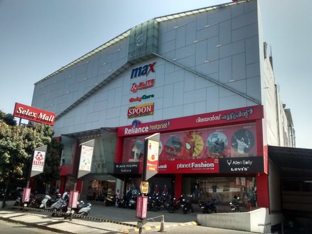 best shopping malls in Kerala