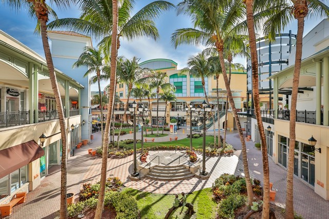 The Shops At Sunset Place