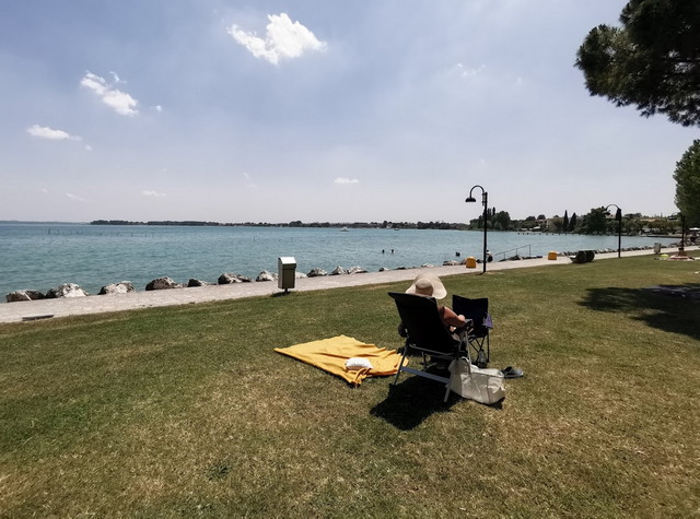 best beach Sirmione شواطئ في سيرموني