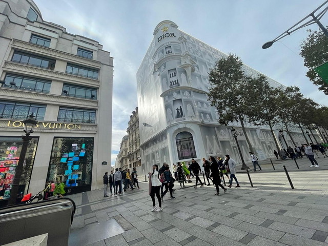 Champs Elysees Street Paris