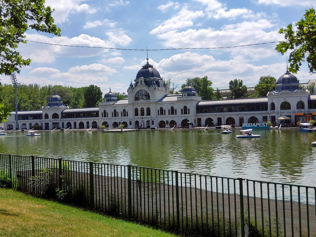 tourist things to do in Budapest