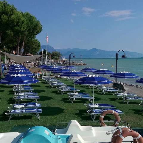 beaches in Sirmione - شواطئ في سيرموني