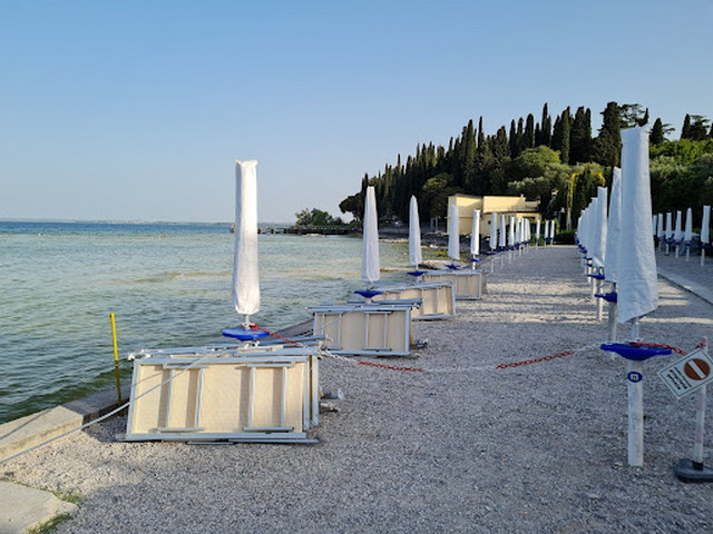 Lido Delle Bionde Beach Sirmione - شاطئ ليدو ديلي بيوندي سيرموني