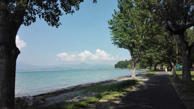 Punta Gro Beach Sirmione - شاطئ بونتا جرو سيرموني