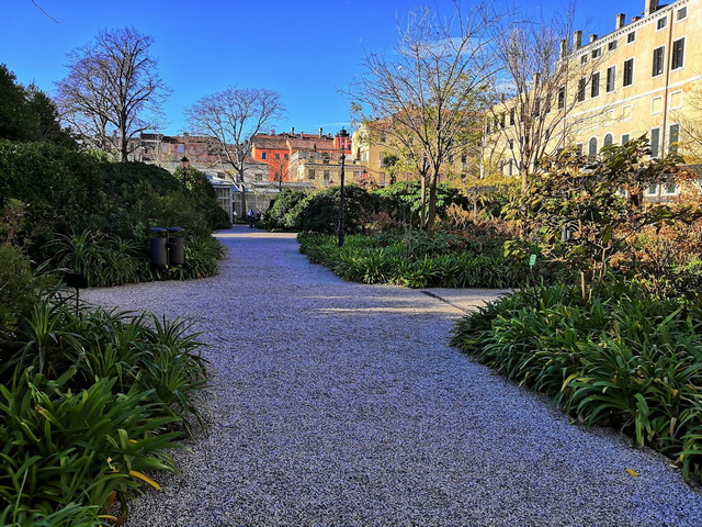 nice parks in Venice