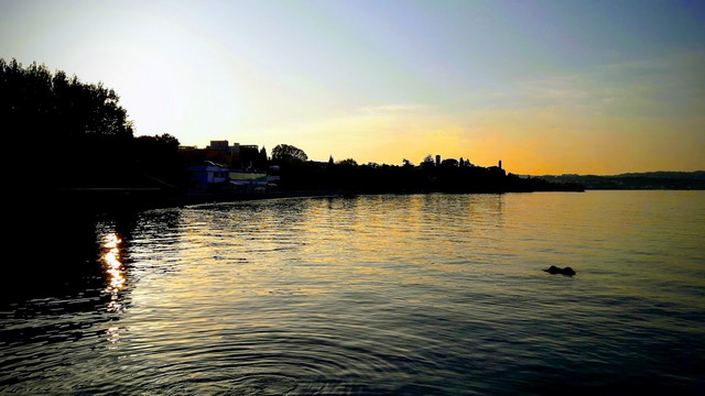 The Cesolina Beach in Sirmione - شاطئ سيسولينا سيرموني