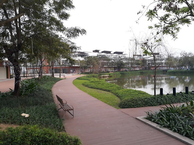 Yen So Park Hanoi - حديقة ين سو هانوي