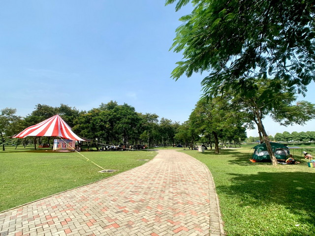 Yen So Park Hanoi - حديقة ين سو 