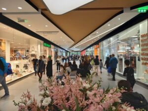 Etele Plaza