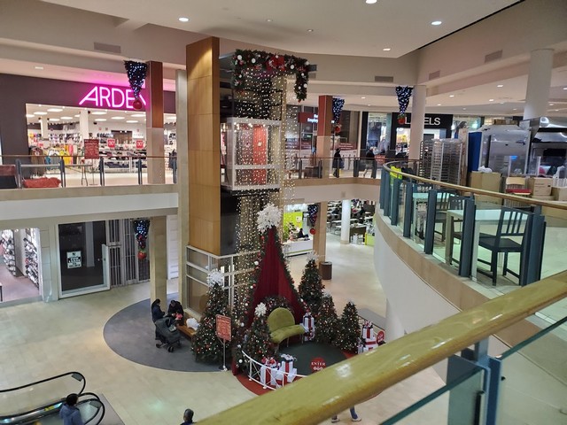 best shopping malls in toronto