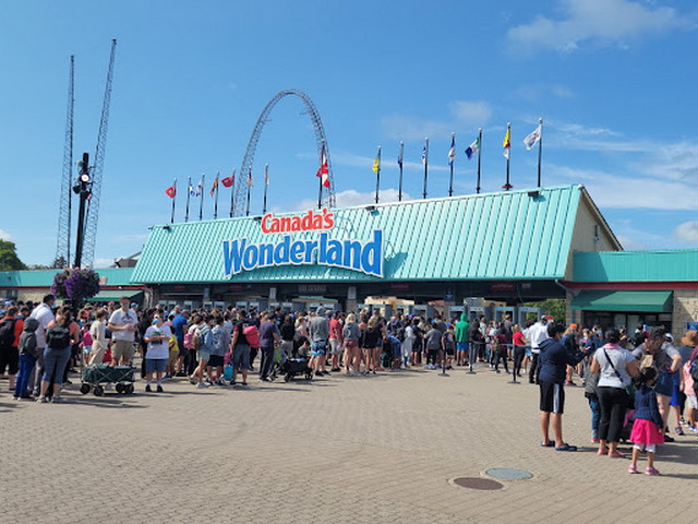 tourist things to do in Toronto