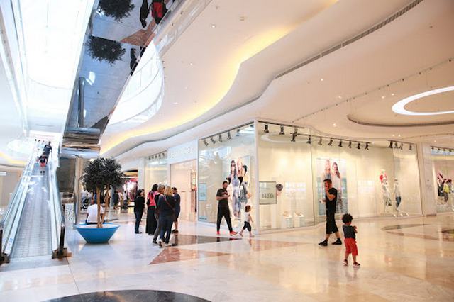 biggest shopping mall in Marseille