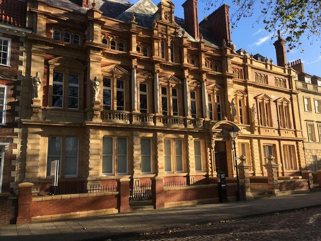 كوين سكوير بريستول - Queen Square Bristol