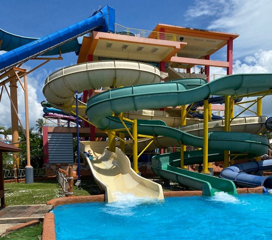 سبلاش جنغل بوكيت - Splash Jungle Water Park